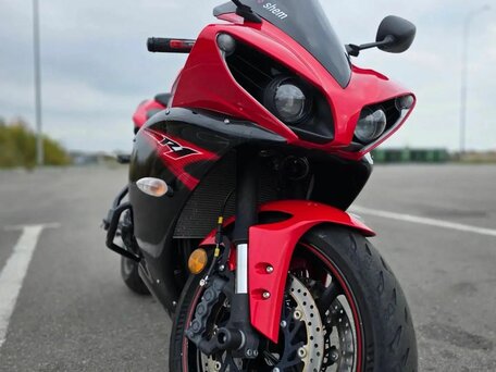 2013 Yamaha YZF-R1, красный, 1150000 рублей, вид 2