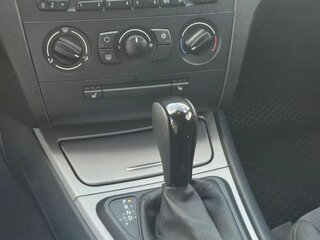 2011 BMW 1 серии 116i I (E81/E82/E87/E88) Рестайлинг, чёрный, 850000 рублей, вид 4