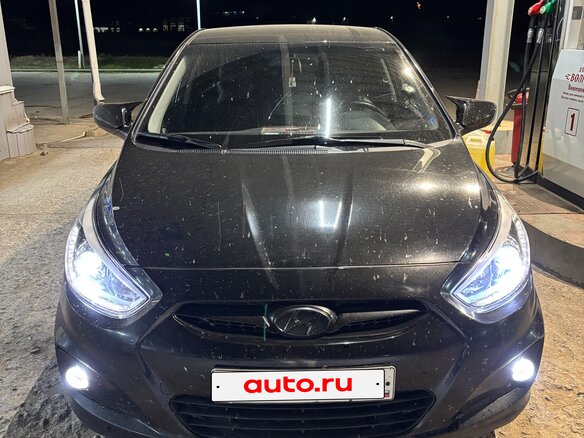 2012 Hyundai Solaris I, чёрный, 750000 рублей - вид 2
