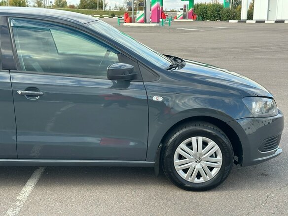 2013 Volkswagen Polo V, серый, 890000 рублей - вид 15