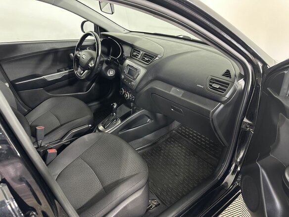 2015 Kia Rio 6-speed III, чёрный - вид 13