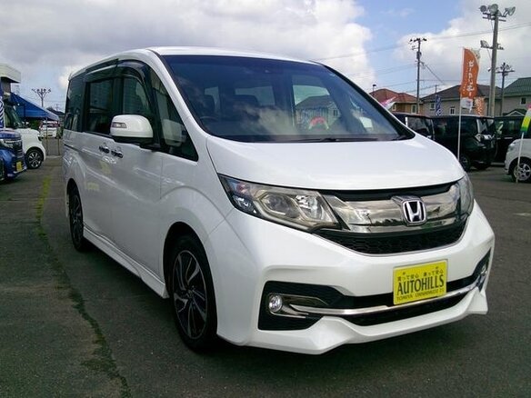 2017 Honda Stepwgn Spada V, белый, 1470000 рублей - вид 1