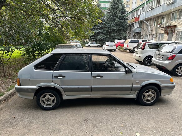 2004 Lada (ВАЗ) 2114, серебристый, 160000 рублей - вид 2