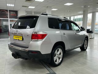 2011 Toyota Highlander II (XU40) Рестайлинг, серебристый, 1800000 рублей, вид 4