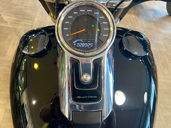 2021 Harley-Davidson Sport Glide, чёрный, 1650000 рублей - вид 11