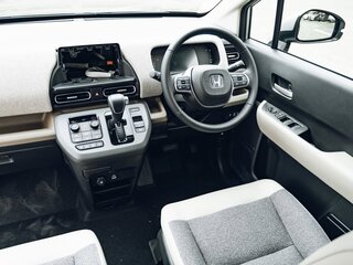2025 Honda Freed Air III, серебристый, 1890000 рублей, вид 5