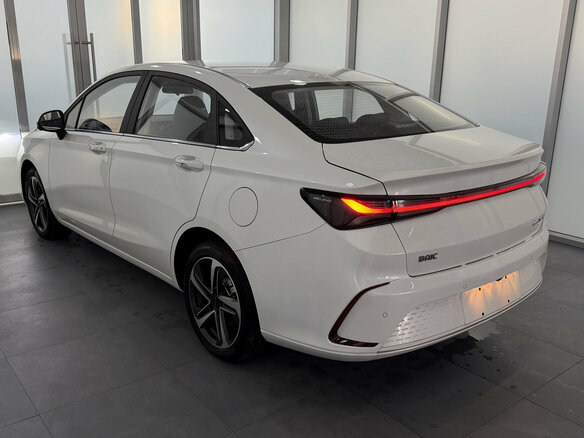2025 BAIC U5 Plus, белый, 2900000 рублей - вид 3
