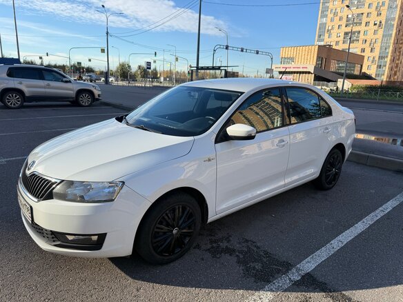 2019 Skoda Rapid I Рестайлинг, белый, 1390000 рублей