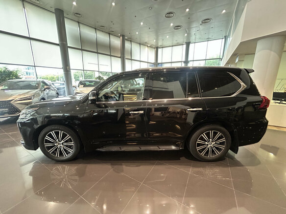 2017 Lexus LX 450d III Рестайлинг 2, чёрный, 7649000 рублей - вид 7