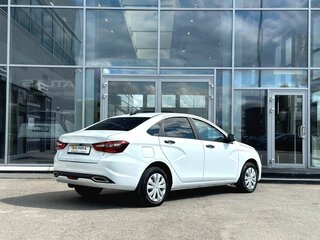 2023 Lada (ВАЗ) Vesta I Рестайлинг (NG), белый, 895000 рублей, вид 4