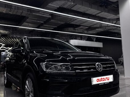 2018 Volkswagen Tiguan II, чёрный, 3100000 рублей, вид 2