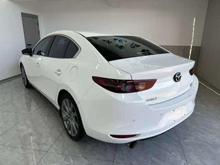 2023 Mazda 3 Axela IV (BP), белый, 1650000 рублей, вид 2
