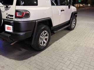2022 Toyota FJ Cruiser, белый, 4890000 рублей, вид 2