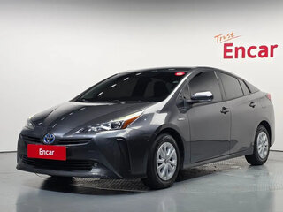 2019 Toyota Prius IV Рестайлинг (XW50), серый, 2100000 рублей, вид 1