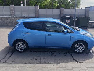 2013 Nissan Leaf I (ZE0/AZE0), голубой, 1400000 рублей, вид 3