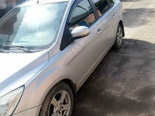 2008 Ford Focus II Рестайлинг, серебристый, 390000 рублей, вид 2