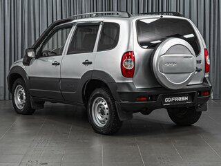 2020 Chevrolet Niva I Рестайлинг, серебристый, 775000 рублей, вид 2