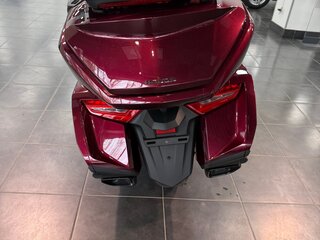 2025 Honda GL 1800 Gold Wing, красный, 3200000 рублей, вид 4