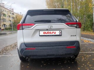2025 Toyota RAV4 V (XA50), белый, 3550000 рублей, вид 4