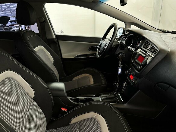 2015 Kia Ceed II, коричневый, 1130000 рублей - вид 11