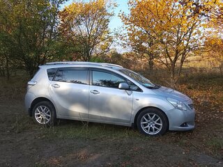 2011 Toyota Verso I, серебристый, 1200000 рублей, вид 4