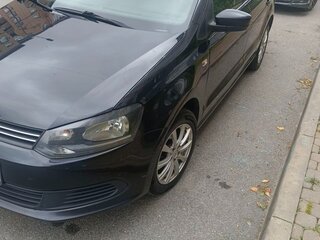 2014 Volkswagen Polo V, чёрный, 650000 рублей, вид 3