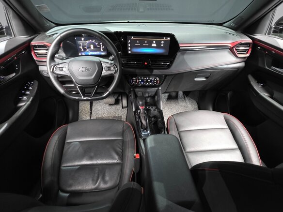 2023 Chevrolet TrailBlazer III Рестайлинг, зелёный - вид 7