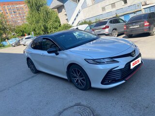 2021 Toyota Camry VIII (XV70) Рестайлинг, белый, 4100000 рублей, вид 2