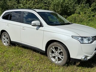 2013 Mitsubishi Outlander III, белый, 1300000 рублей, вид 5