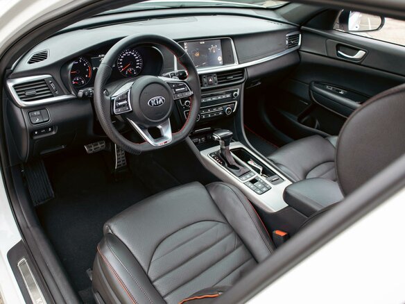 2019 Kia Optima IV Рестайлинг, белый, 1705000 рублей - вид 12