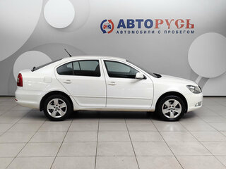 2011 Skoda Octavia II (A5) Рестайлинг, белый, 918000 рублей, вид 5