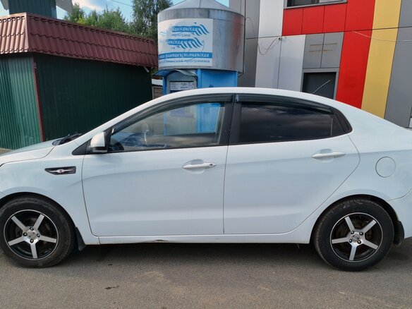 2014 Kia Rio III, белый, 740000 рублей - вид 4