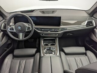 2025 BMW X7 40i I (G07) Рестайлинг, белый, 17500000 рублей, вид 5