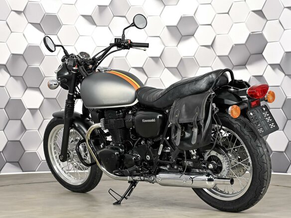 2021 Kawasaki W 800, серый - вид 7