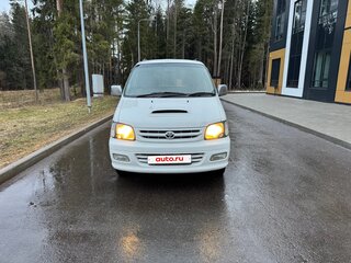 1999 Toyota Town Ace Noah III, белый, 630000 рублей, вид 3