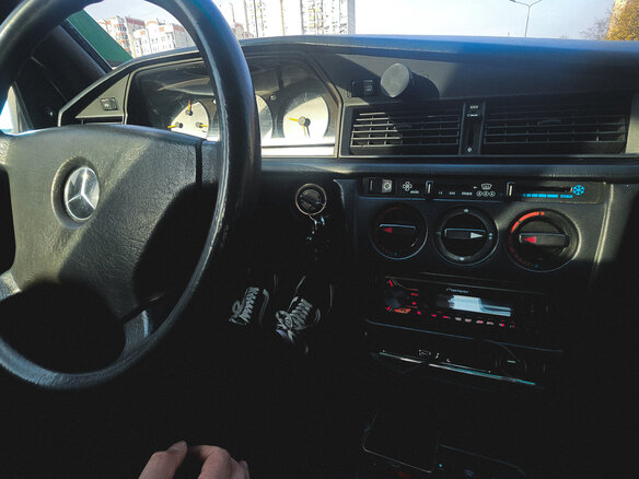 1993 Mercedes-Benz 190 (W201), серый, 700000 рублей - вид 8