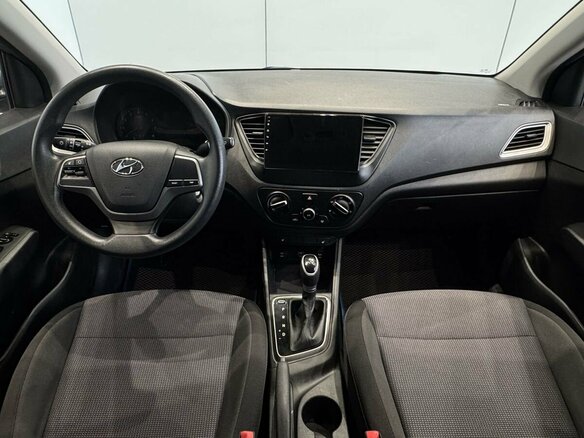 2020 Hyundai Solaris II, серый, 1330000 рублей - вид 10