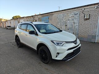 2017 Toyota RAV4 IV (XA40) Рестайлинг, белый, 2550000 рублей, вид 5