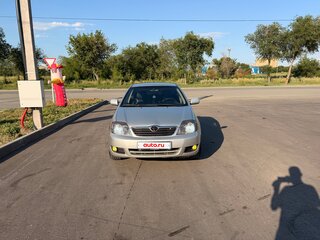 2005 Toyota Corolla IX (E120, E130) Рестайлинг, серебристый, 700000 рублей, вид 2