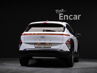 2024 Hyundai Kona II (SX2), белый, 2115000 рублей, вид 4