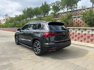 2023 Volkswagen Tharu I, чёрный, 1850098 рублей, вид 5