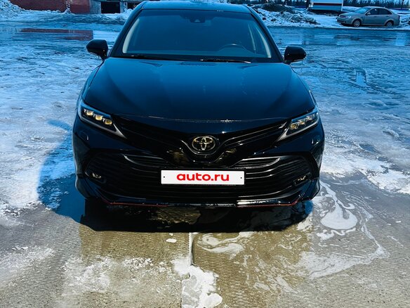 2020 Toyota Camry VIII (XV70), чёрный, 3200000 рублей