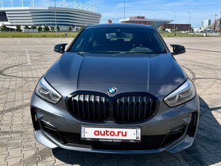 2020 BMW 1 серии 118i III (F40), серый, 2390000 рублей, вид 3