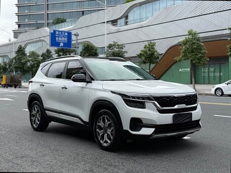 2021 Kia KX3, белый, 1370000 рублей, вид 3