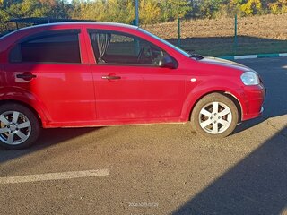 2011 Chevrolet Aveo I Рестайлинг, красный, 500000 рублей, вид 3