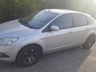 2011 Ford Focus II Рестайлинг, серебристый, 750000 рублей, вид 2