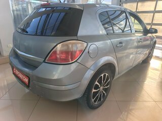 2011 Opel Astra H Рестайлинг, серебристый, 310000 рублей, вид 3