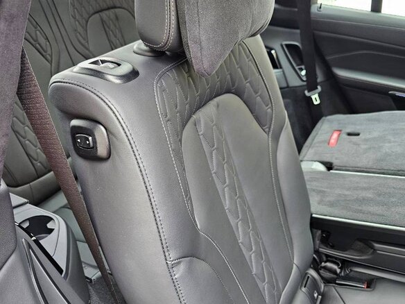 2022 BMW X7 40d I (G07), чёрный, 9900000 рублей - вид 23