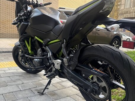 2019 Kawasaki Z 650, чёрный, 649000 рублей, вид 4