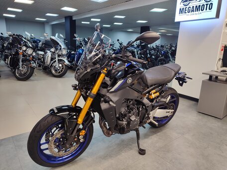 2021 Yamaha MT-09 (FZ-09), чёрный, 990000 рублей, вид 3